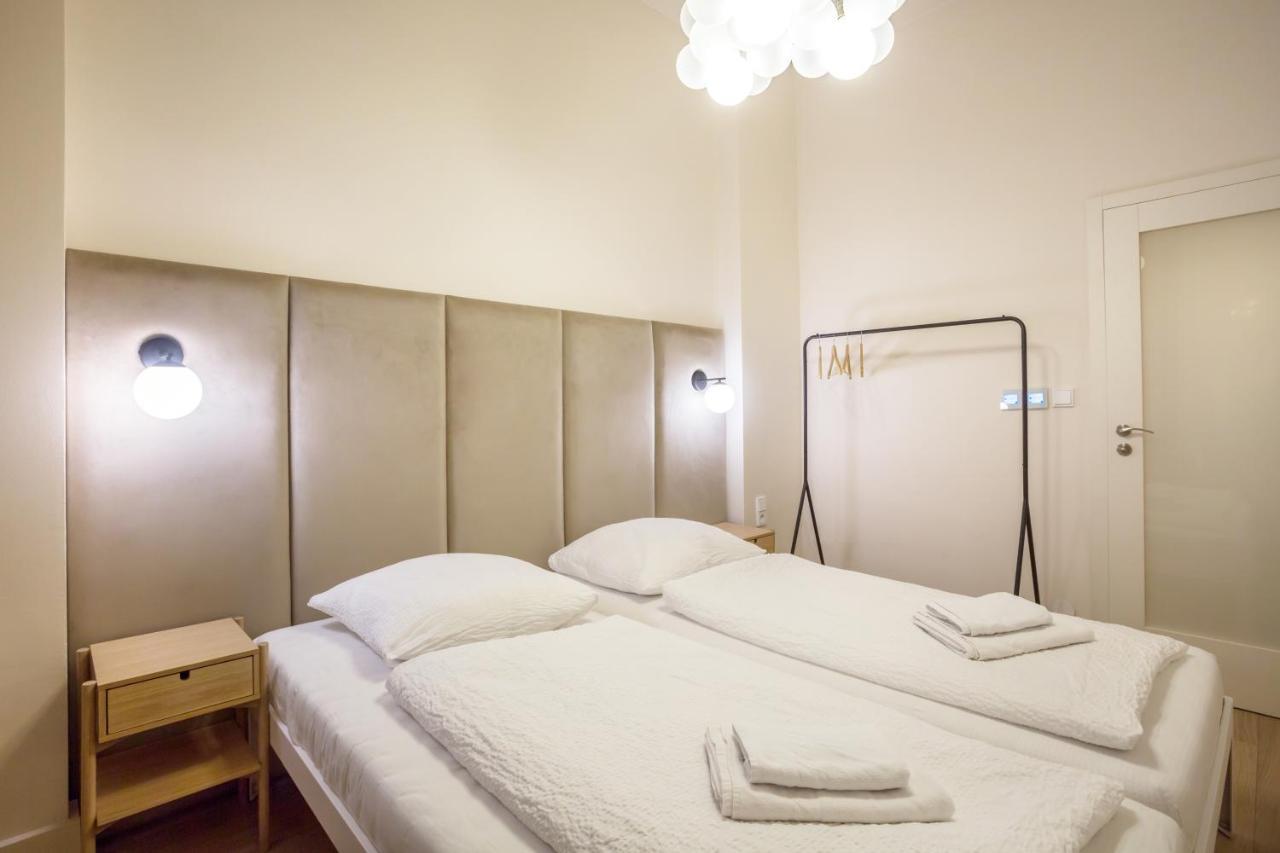Apartma Andrea 1907 การ์โลวีวารี ภายนอก รูปภาพ