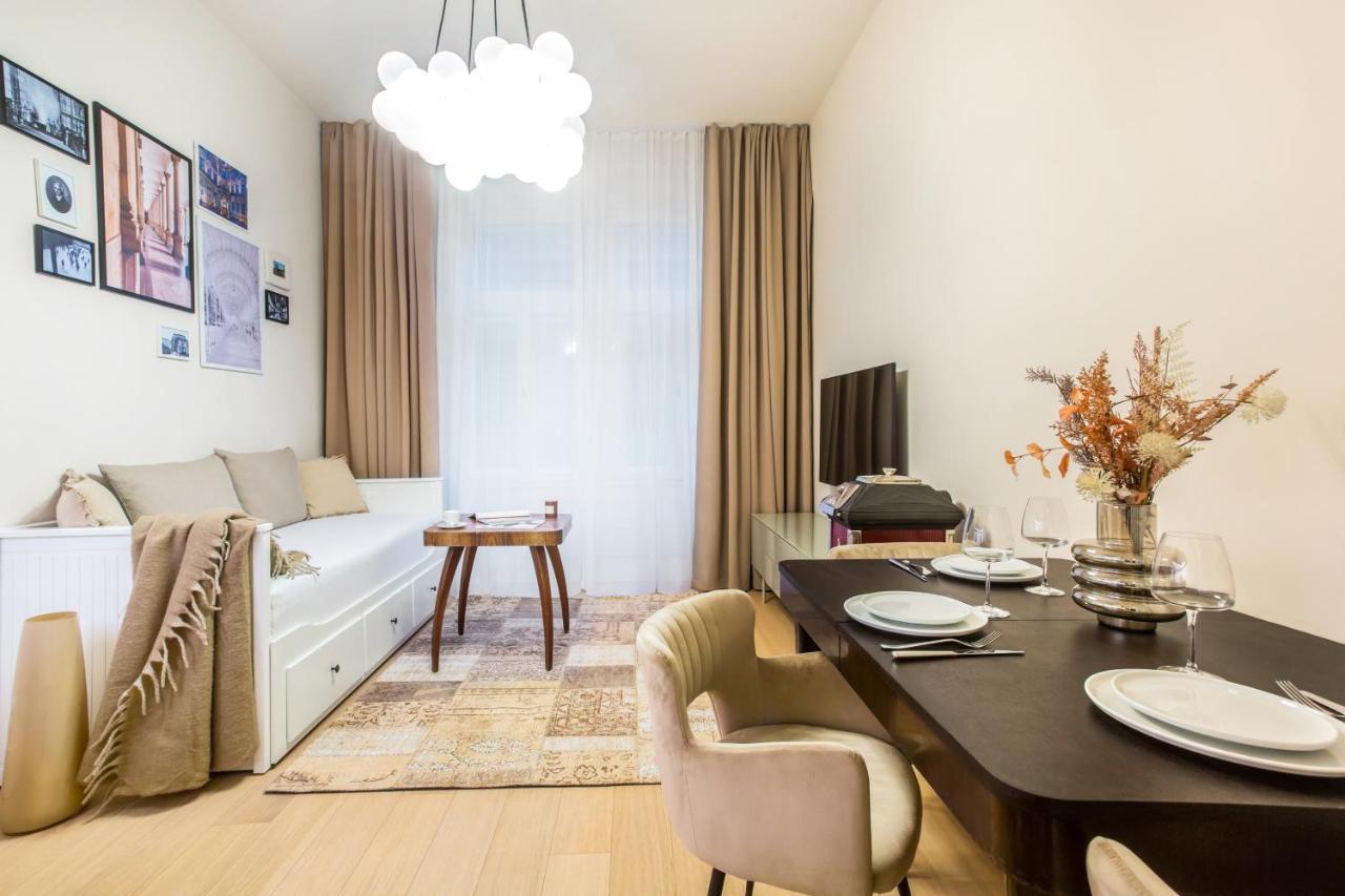 Apartma Andrea 1907 การ์โลวีวารี ภายนอก รูปภาพ